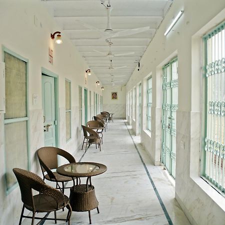 Shree Krishna Bhakti Ashram Otel Vrindāvan Dış mekan fotoğraf