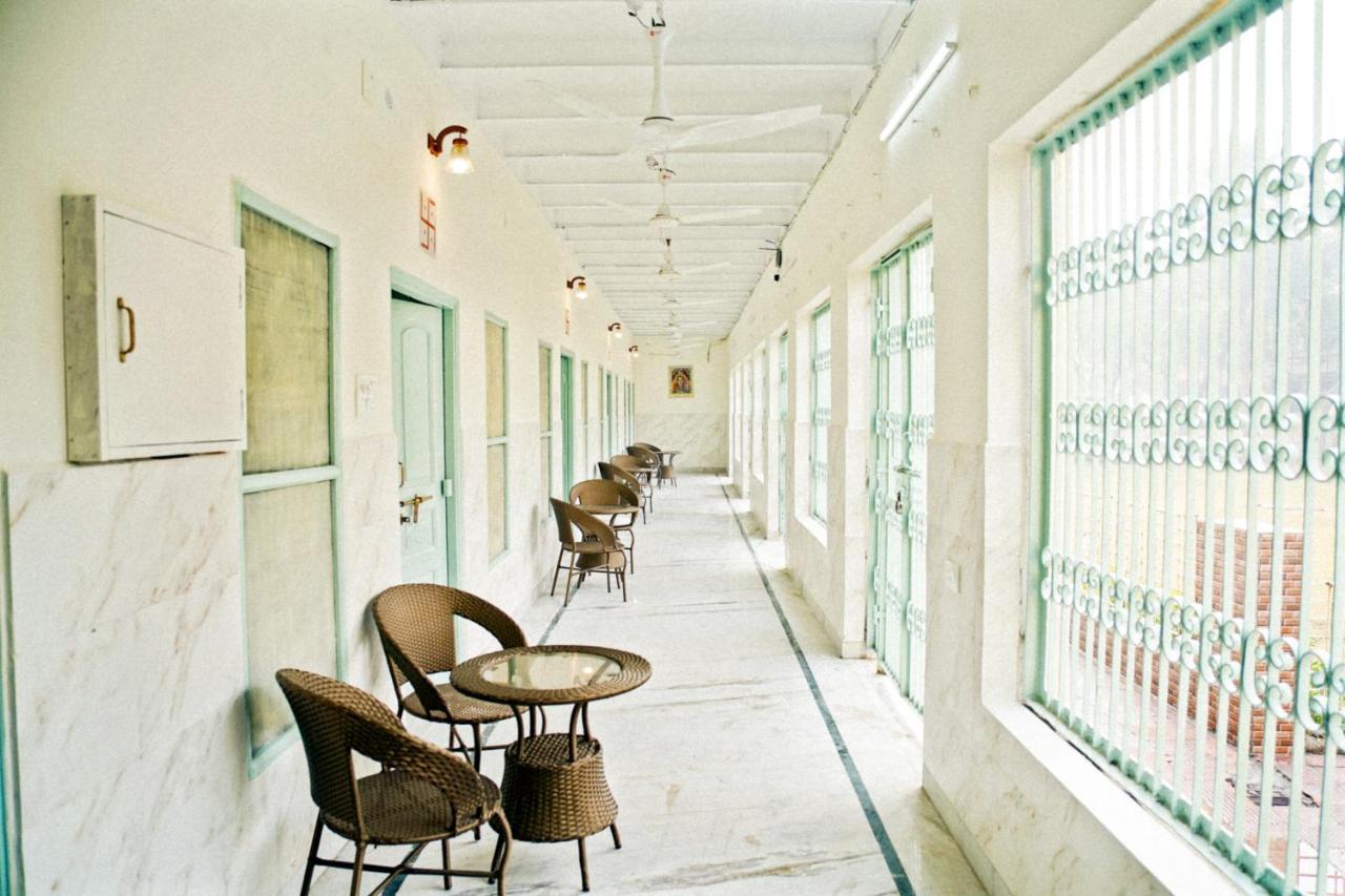 Shree Krishna Bhakti Ashram Otel Vrindāvan Dış mekan fotoğraf