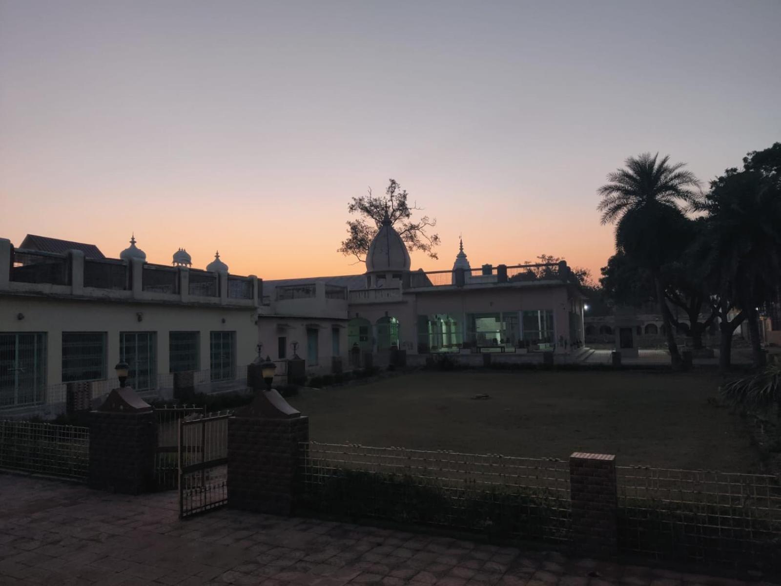 Shree Krishna Bhakti Ashram Otel Vrindāvan Dış mekan fotoğraf