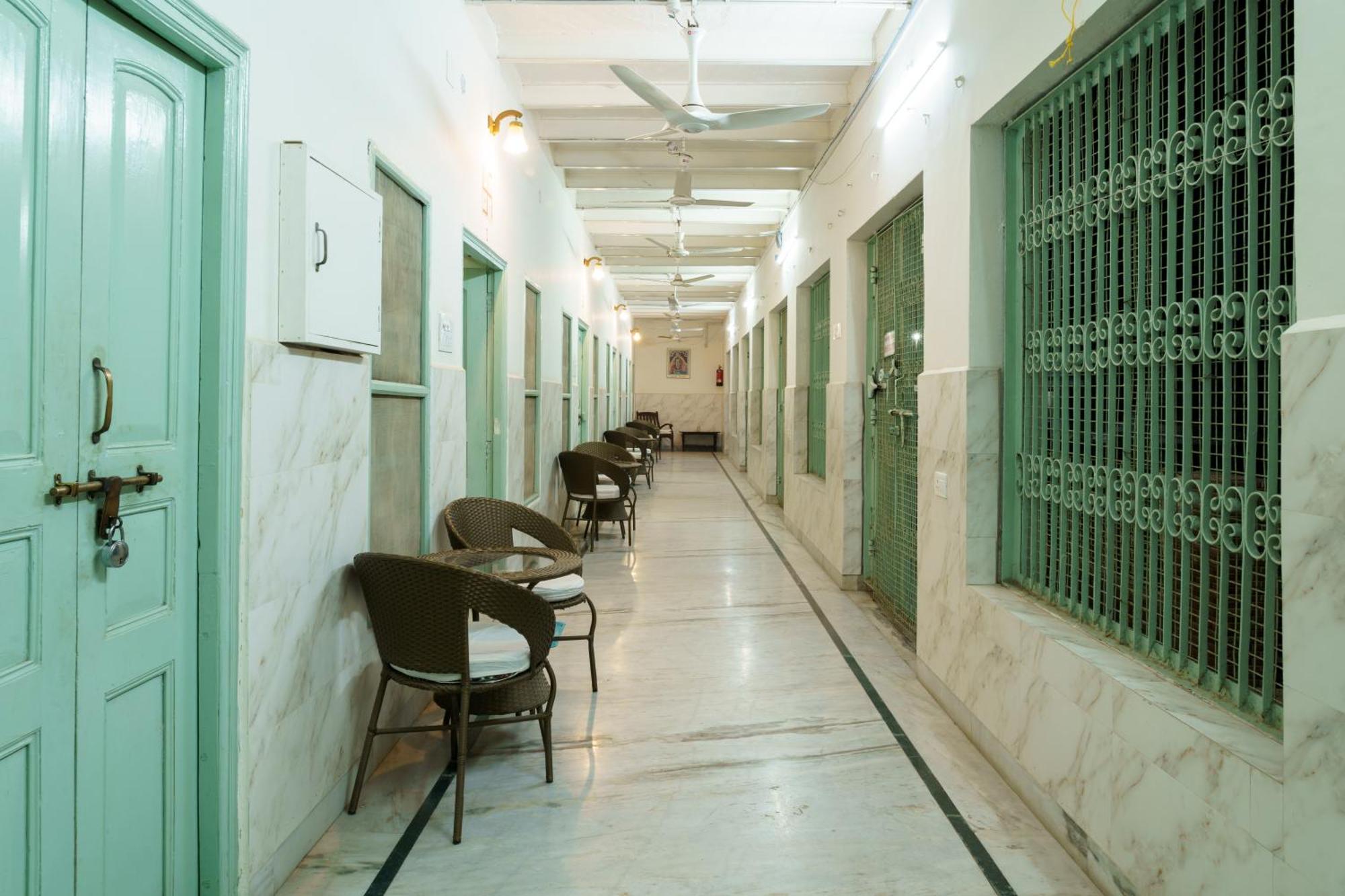 Shree Krishna Bhakti Ashram Otel Vrindāvan Dış mekan fotoğraf